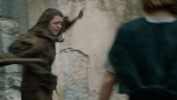 extant_GameOfThrones_6x01-TheRedWoman_4500