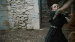 extant_GameOfThrones_6x01-TheRedWoman_4506