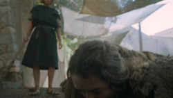 extant_GameOfThrones_6x01-TheRedWoman_4522