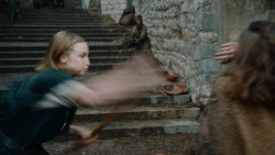 extant_GameOfThrones_6x01-TheRedWoman_4535