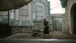 extant_GameOfThrones_6x01-TheRedWoman_4541