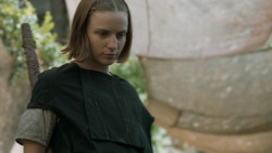 extant_GameOfThrones_6x01-TheRedWoman_4546