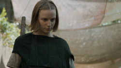 extant_GameOfThrones_6x01-TheRedWoman_4547