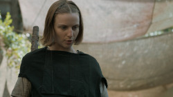 extant_GameOfThrones_6x01-TheRedWoman_4549