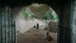 extant_GameOfThrones_6x01-TheRedWoman_4565