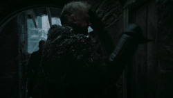 extant_GameOfThrones_6x01-TheRedWoman_4624