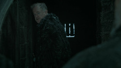 extant_GameOfThrones_6x01-TheRedWoman_4709