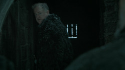 extant_GameOfThrones_6x01-TheRedWoman_4710