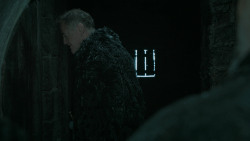 extant_GameOfThrones_6x01-TheRedWoman_4717