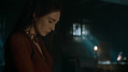 extant_GameOfThrones_6x01-TheRedWoman_4856