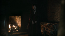 extant_GameOfThrones_6x01-TheRedWoman_4879