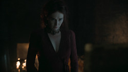 extant_GameOfThrones_6x01-TheRedWoman_4910