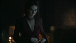 extant_GameOfThrones_6x01-TheRedWoman_4914