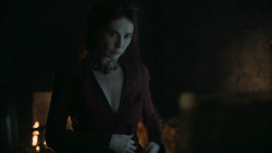 extant_GameOfThrones_6x01-TheRedWoman_4915