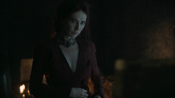 extant_GameOfThrones_6x01-TheRedWoman_4916
