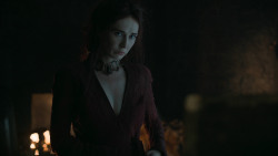 extant_GameOfThrones_6x01-TheRedWoman_4919