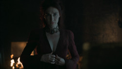 extant_GameOfThrones_6x01-TheRedWoman_4929