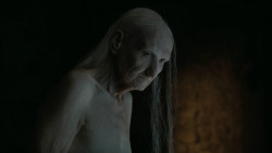 extant_GameOfThrones_6x01-TheRedWoman_5025