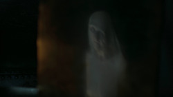 extant_GameOfThrones_6x01-TheRedWoman_5057