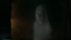 extant_GameOfThrones_6x01-TheRedWoman_5061