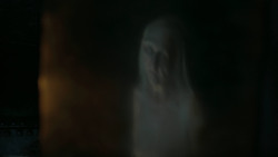 extant_GameOfThrones_6x01-TheRedWoman_5062