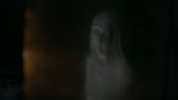 extant_GameOfThrones_6x01-TheRedWoman_5063