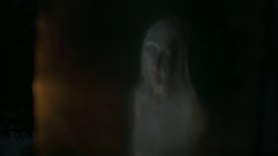 extant_GameOfThrones_6x01-TheRedWoman_5064