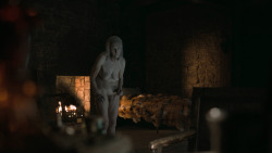 extant_GameOfThrones_6x01-TheRedWoman_5067