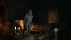 extant_GameOfThrones_6x01-TheRedWoman_5071