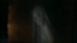 extant_GameOfThrones_6x01-TheRedWoman_5085