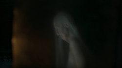 extant_GameOfThrones_6x01-TheRedWoman_5087