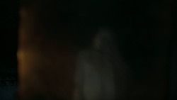 extant_GameOfThrones_6x01-TheRedWoman_5093