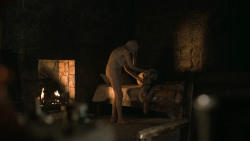 extant_GameOfThrones_6x01-TheRedWoman_5103
