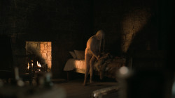 extant_GameOfThrones_6x01-TheRedWoman_5109