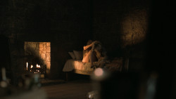 extant_GameOfThrones_6x01-TheRedWoman_5113