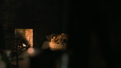 extant_GameOfThrones_6x01-TheRedWoman_5121