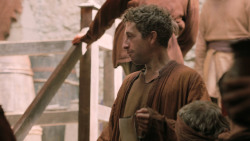 extant_GameOfThrones_6x02-Home_1103