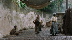 extant_GameOfThrones_6x02-Home_2757