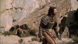 extant_GameOfThrones_6x04-BookOfTheStranger_1981