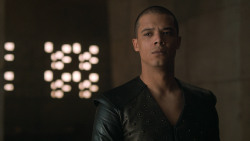 extant_GameOfThrones_6x08-NoOne_2811