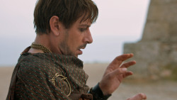 extant_GameOfThrones_6x09-BattleOfTheBastards_0954