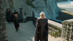 extant_GameOfThrones_7x01-Dragonstone_5686