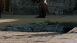 extant_GameOfThrones_7x07-TheDragonAndTheWolf_1940