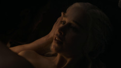 extant_GameOfThrones_7x07-TheDragonAndTheWolf_7539