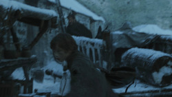 extant_GameOfThrones_8x01-Winterfell_0032