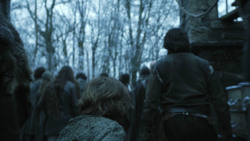 extant_GameOfThrones_8x01-Winterfell_0036