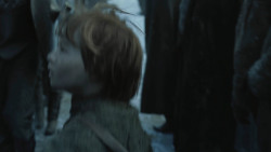 extant_GameOfThrones_8x01-Winterfell_0074
