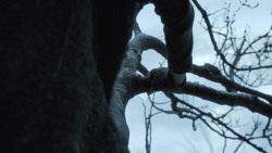 extant_GameOfThrones_8x01-Winterfell_0099