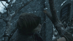 extant_GameOfThrones_8x01-Winterfell_0103