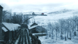 extant_GameOfThrones_8x01-Winterfell_0123
